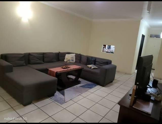 2 BEDROOM APARTMENT FOR SALE IN VANDERBIJLPARK CW 3